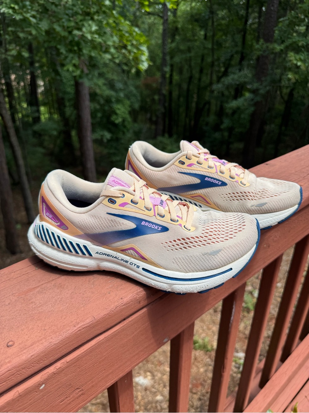 Brooks Adrenaline GTS 23 Women’s Running Shoes Size 7.5 apricot estate blue - Picture 2 of 10